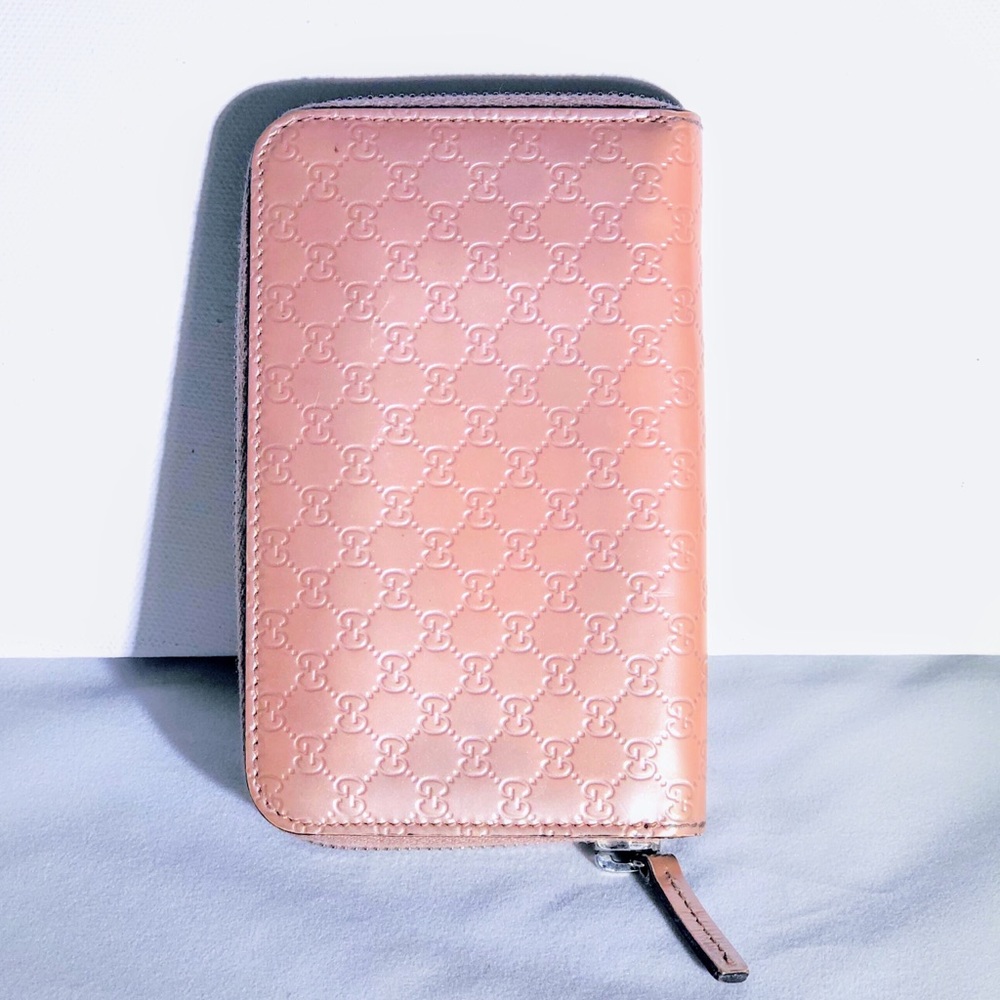 Gucci signature embossed wallet, pink